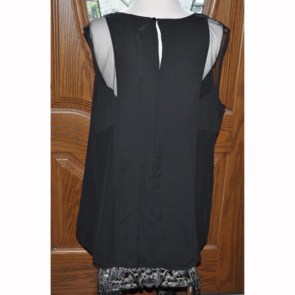 Kenar Woman Silky Black & White Sleeveless Summer Top - Picture 4 of 8